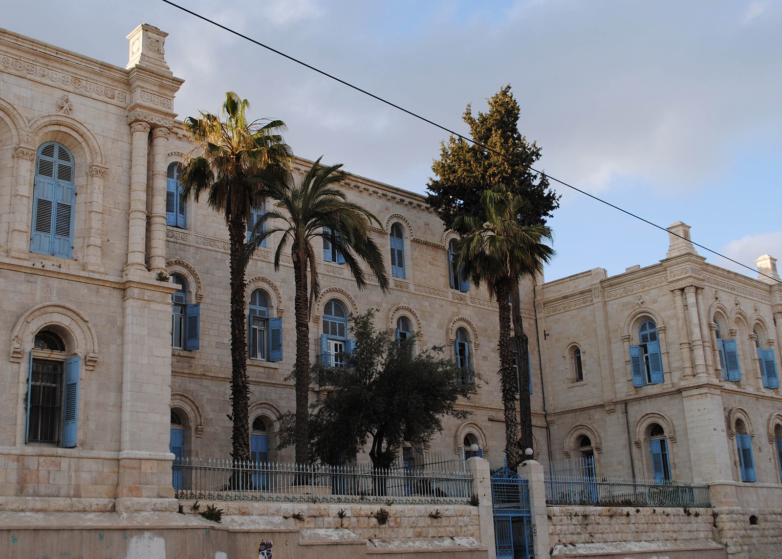 Today’s “Saint Louis Hospital” in Jerusalem is the successor institution to the “St. Ludwig” hospital which Arnold co-founded in October 1851 for patients of all religions and nationalities. CC BY 2.0 / Photo: Paulina Zet, Vered Hasharon