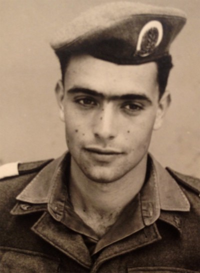 Jonathan Yahil, der zweite Sohn Lenis, in Uniform, geboren 1945